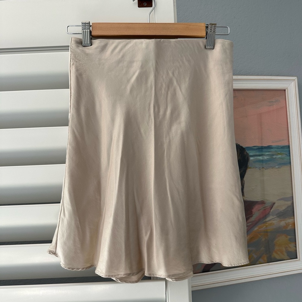 Quince 100% Washable Silk Mini Skirt. Size Small. Champagne. Worn once.